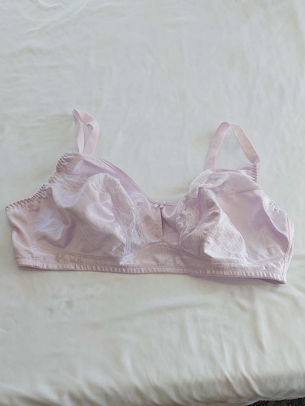 Instant Shaping Soft Lace Detail Light Lavender Wireless Bra 48 C
